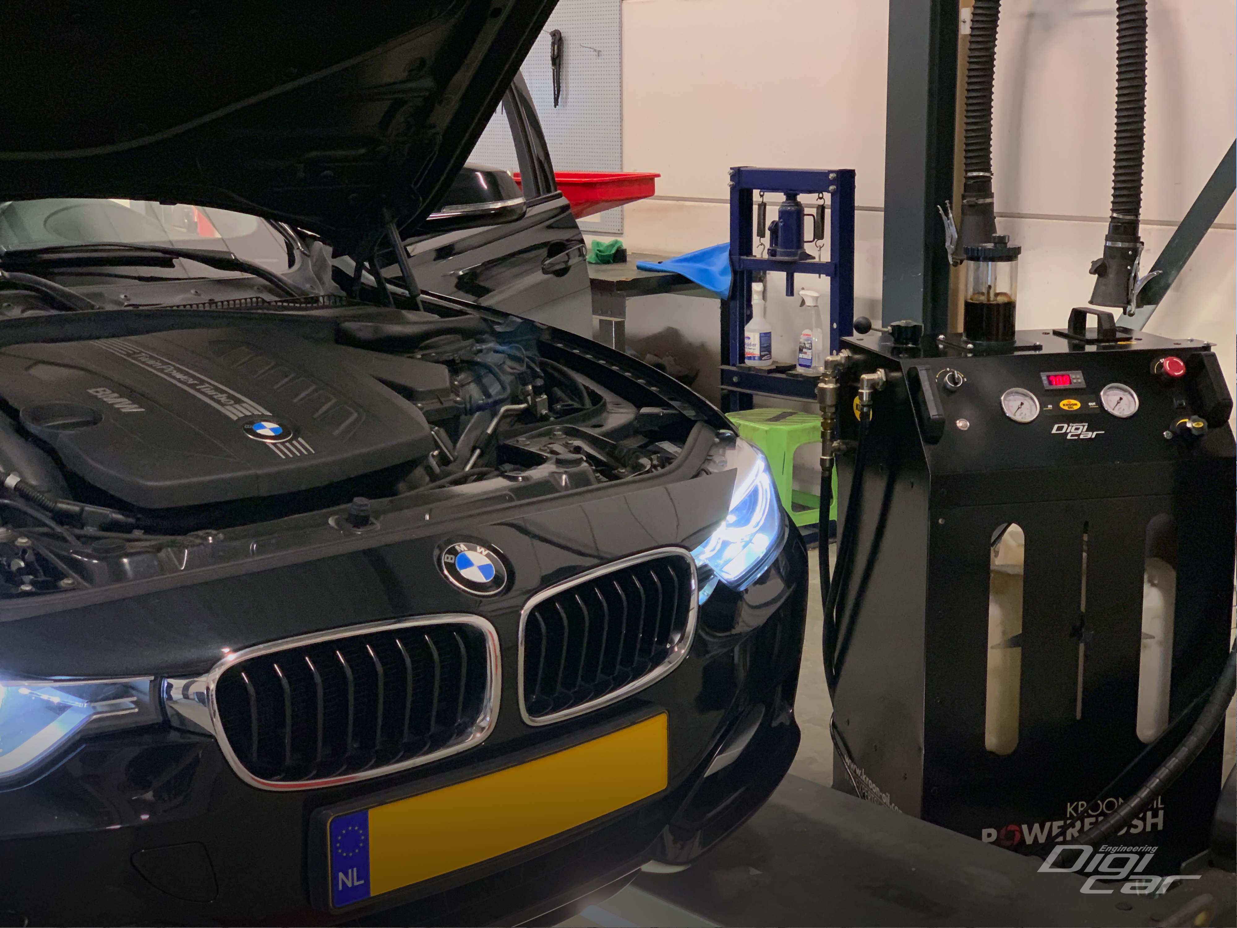 Ga terug Stad bloem Goed doen BMW Automaat Spoelen Flushen | Uniek stappenplan | Digicar Engineering -  Digicar